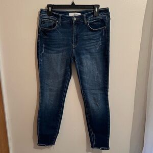 Kancan skinny jean  Light distressing‎  Size 11/29